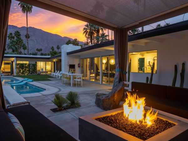 Palm Springs Home 990987