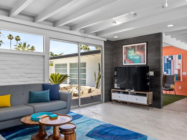 Palm Springs Home 990987