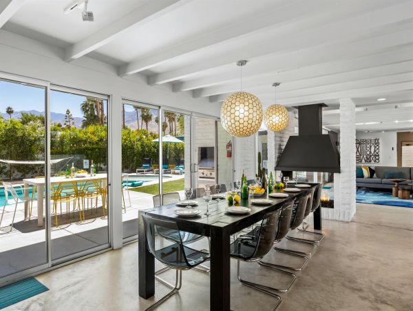 Palm Springs Home 990987