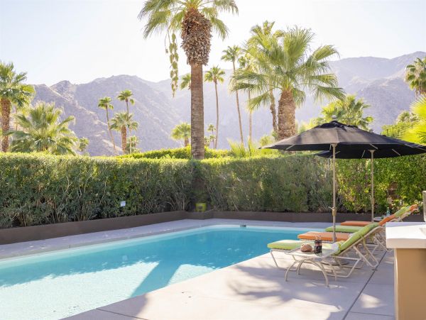 Palm Springs Home 990989