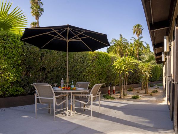 Palm Springs Home 990989