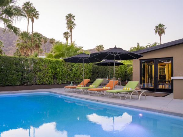 Palm Springs Home 990989
