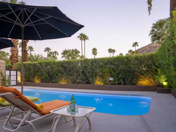 Palm Springs Home 990989