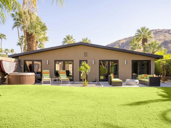 Palm Springs Home 990989