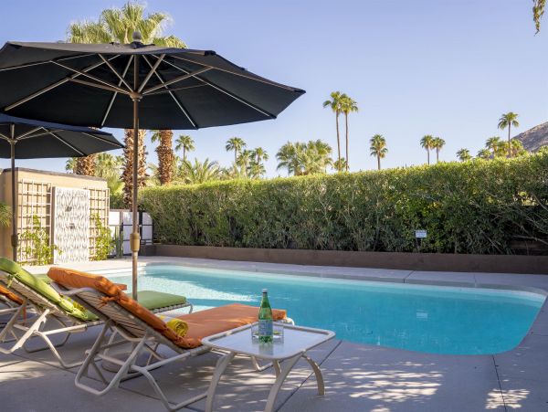 Palm Springs Home 990989