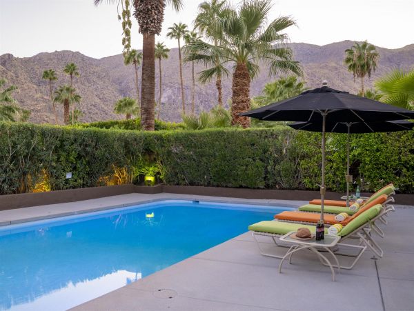 Palm Springs Home 990989