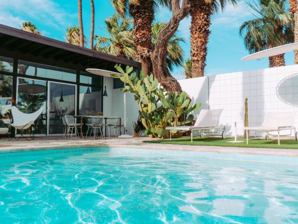Palm Springs Home 990990