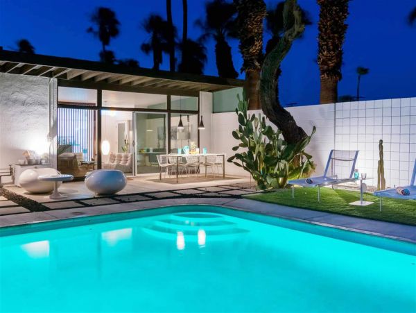 Palm Springs Home 990990