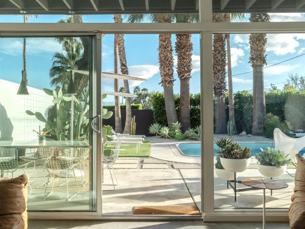 Palm Springs Home 990990