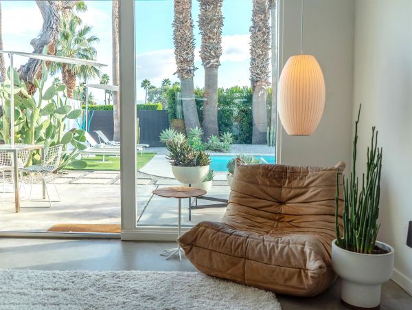 Palm Springs Home 990990