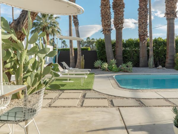 Palm Springs Home 990990