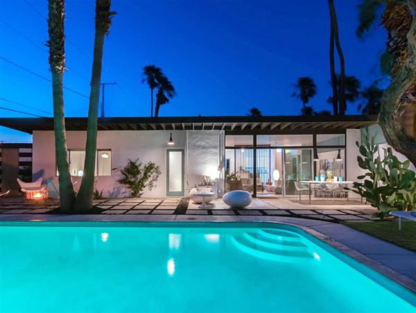 Palm Springs Home 990990