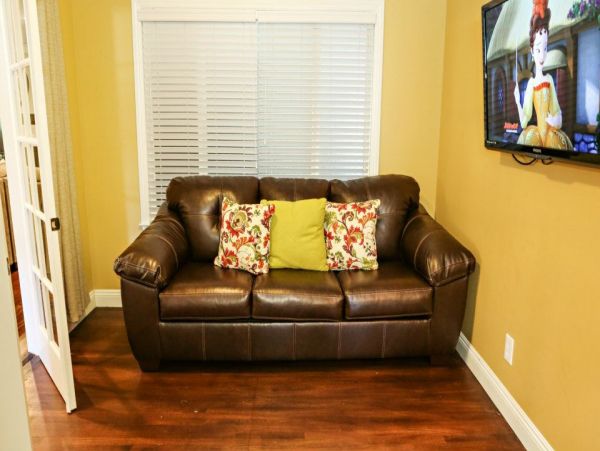 Anaheim Home 990997