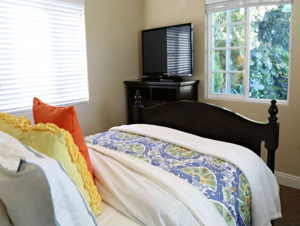 Anaheim Home 991005