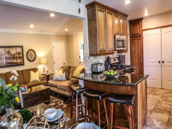 Anaheim Home 991007