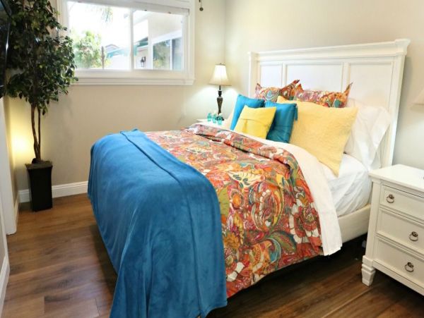 Anaheim Home 991008