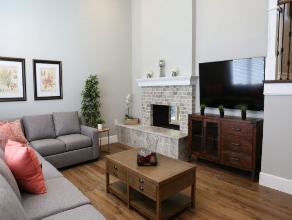 Anaheim Home 991027