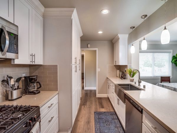 Anaheim Home 991028