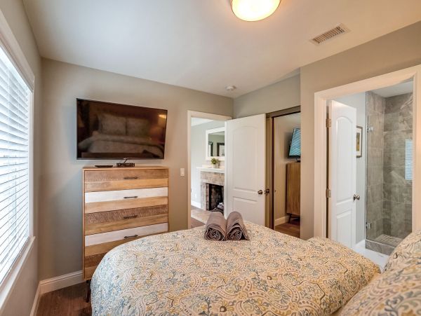 Anaheim Home 991028