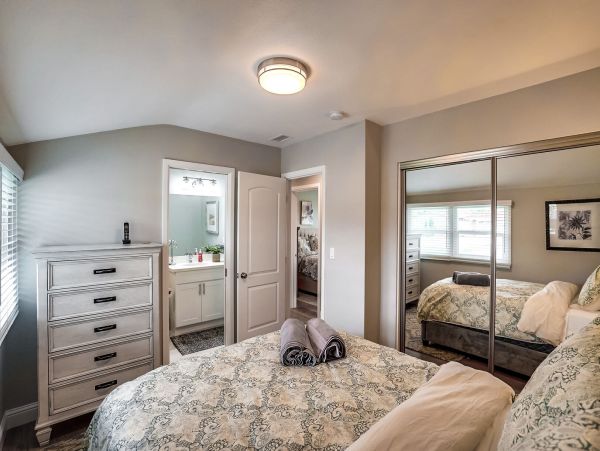 Anaheim Home 991028