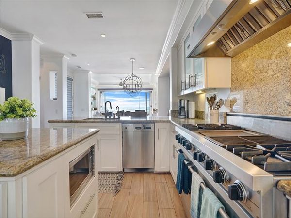 Newport Beach Home 991030
