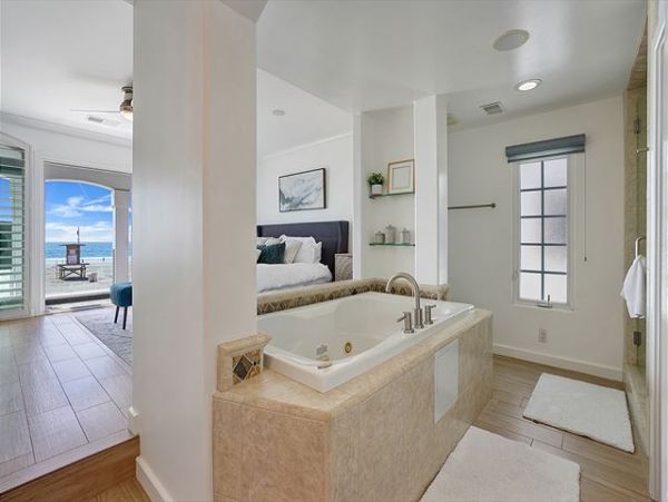 Newport Beach Home 991030