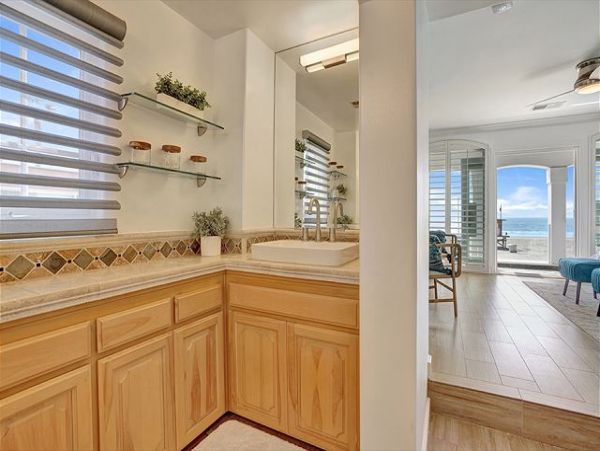 Newport Beach Home 991030