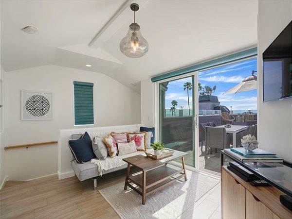 Newport Beach Home 991030