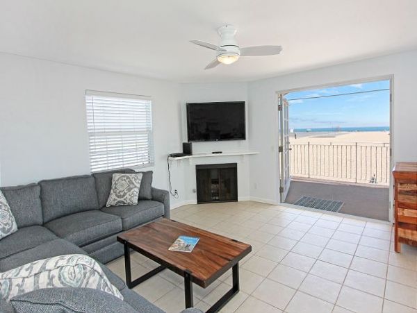 Newport Beach Home 991038