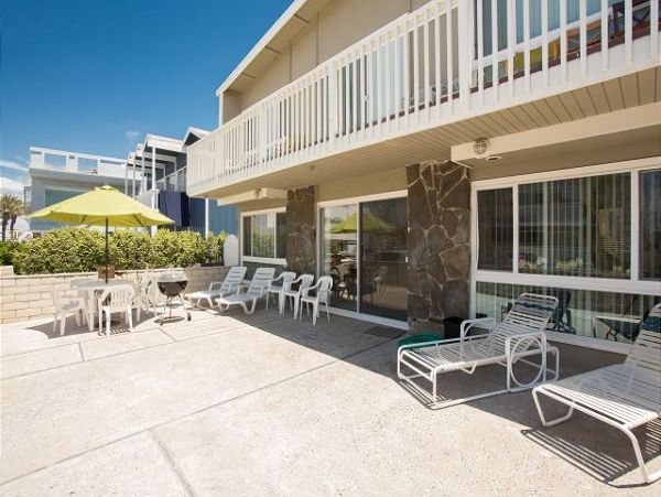 Newport Beach Home 991040
