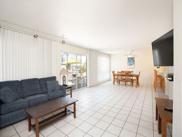 Newport Beach Home 991040