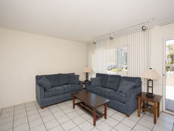 Newport Beach Home 991040