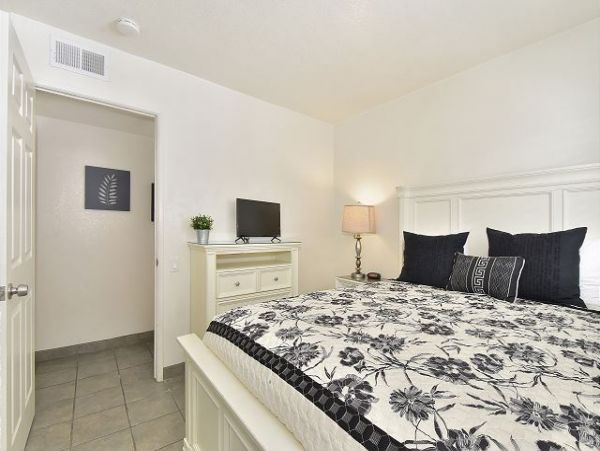 Newport Beach Home 991052