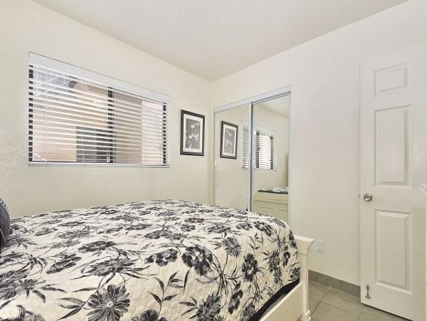 Newport Beach Home 991052
