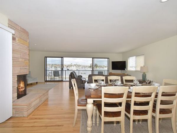Newport Beach Home 991057