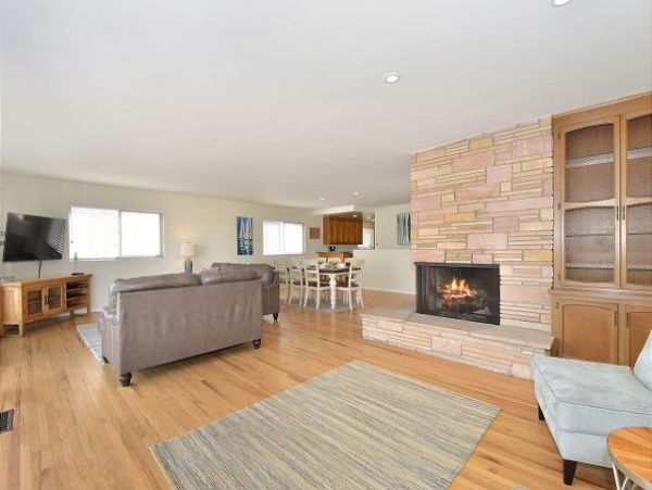 Newport Beach Home 991057