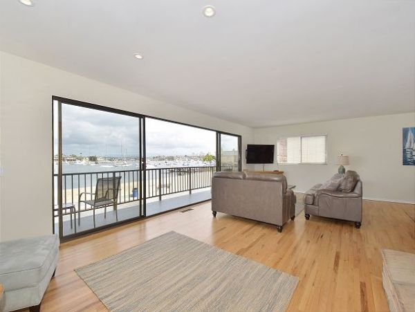 Newport Beach Home 991057