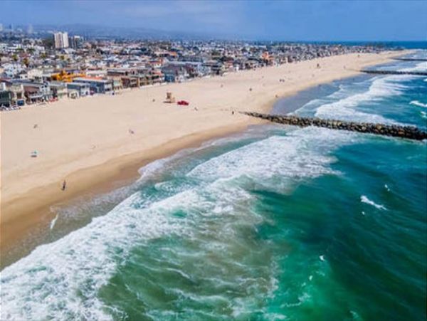 Oceanfront Newport Beach Five Bedroom Vacation Home