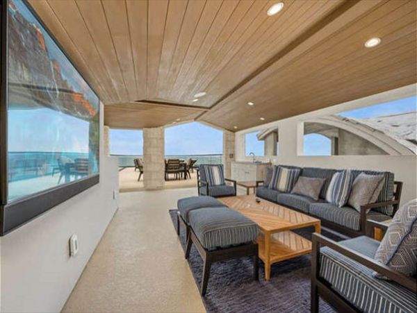 Oceanfront Newport Beach Five Bedroom Vacation Home