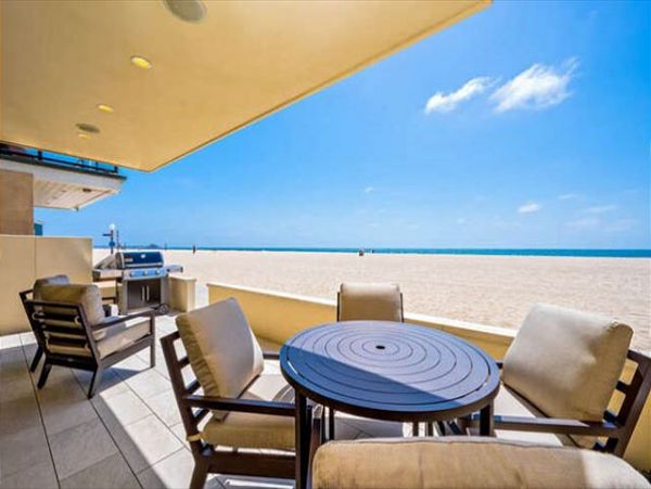 Oceanfront Newport Beach Five Bedroom Vacation Home