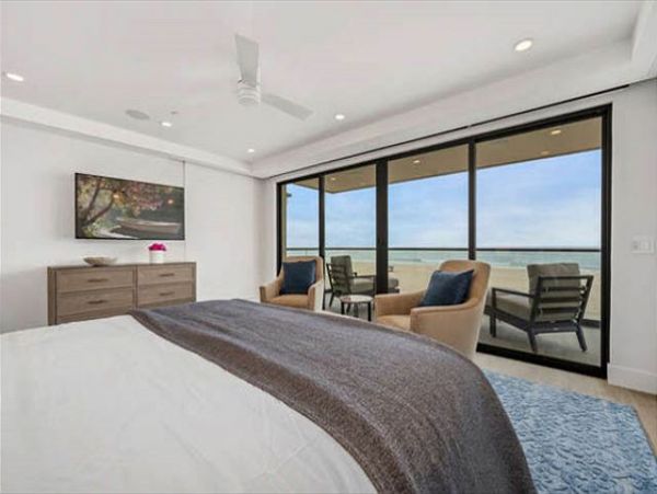 Oceanfront Newport Beach Five Bedroom Vacation Home