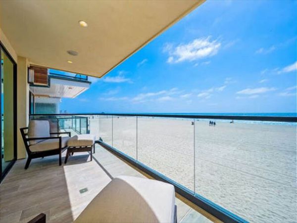 Oceanfront Newport Beach Five Bedroom Vacation Home