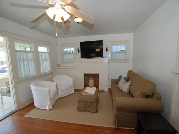 Newport Beach Home 991060