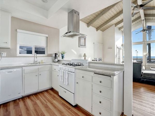 Newport Beach Home 991068