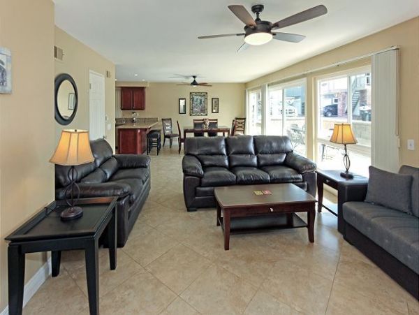 Newport Beach Home 991073