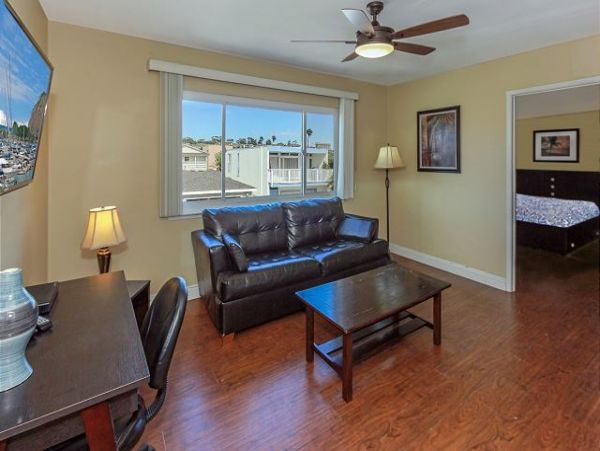 Newport Beach Home 991080