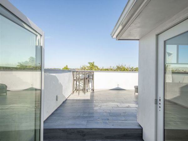 Newport Beach Home 991095