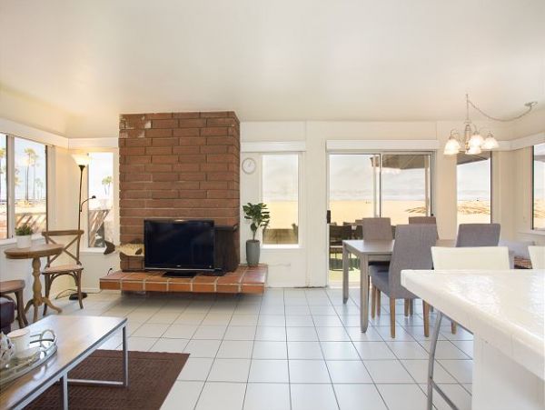 Newport Beach Home 991098