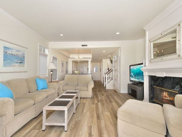 Newport Beach Home 991100