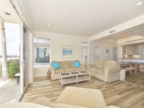 Newport Beach Home 991100